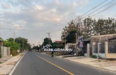 Kẹt tiền kinh doanh cần bán căn nhà cấp 4 tại mặt tiền Trần Hưng Đạo, Thị trấn Lạc Tánh, Huyện Tánh Linh, tỉnh Bình Thuận.